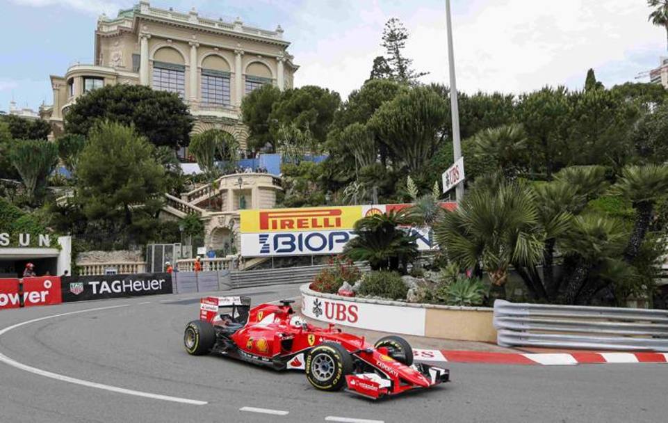 Suggestivo passaggio di Vettel. Reuters